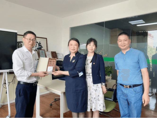 不谈教育，谈“数智”！复旦大学经济学院走进不朽情缘智能！